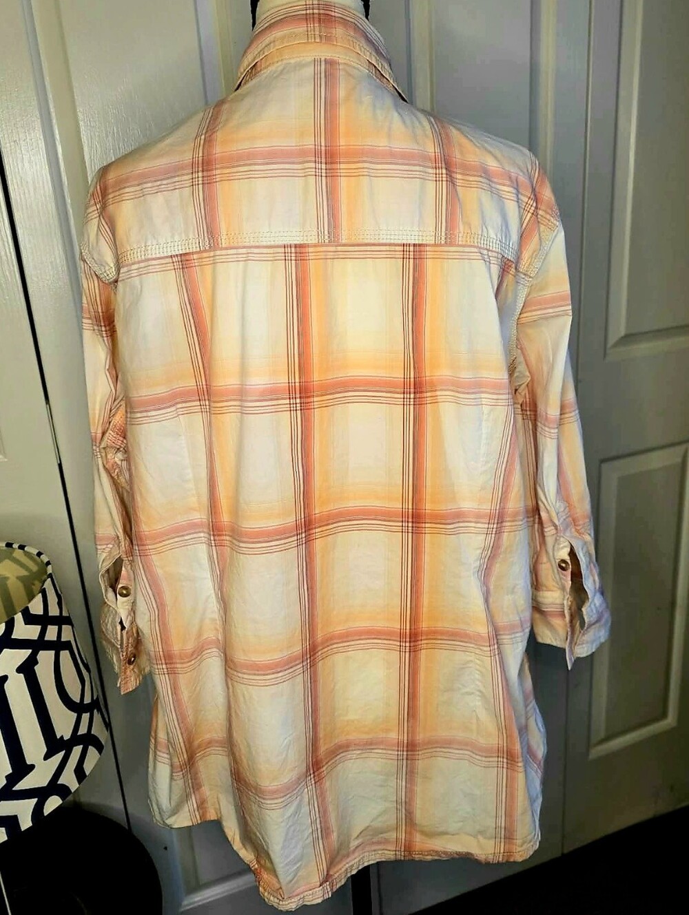 Carhartt Women's Plaid Button-Up Shirt - Peach/Coral & White - Size XL (16/18) - Picture 10 of 10